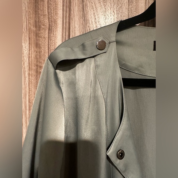 3/4 sleeve satin jacket - Picture 3 of 4